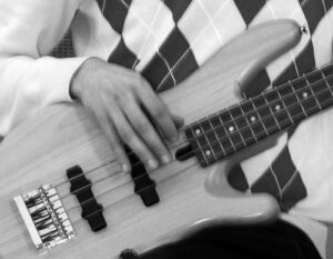E-Bass-Gitarre-m.-Lennart-Bendixen-2017
